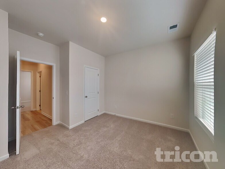 Building Photo - 563 Cedar Brk Dr