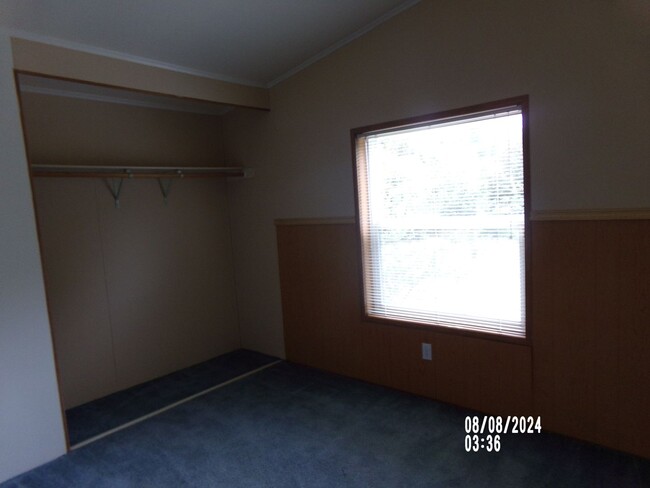 Building Photo - 3bd 2ba Located in Ocean Shores