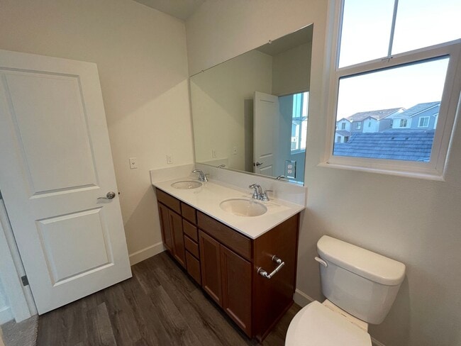 Building Photo - Like New Upscale West Roseville Home for Rent