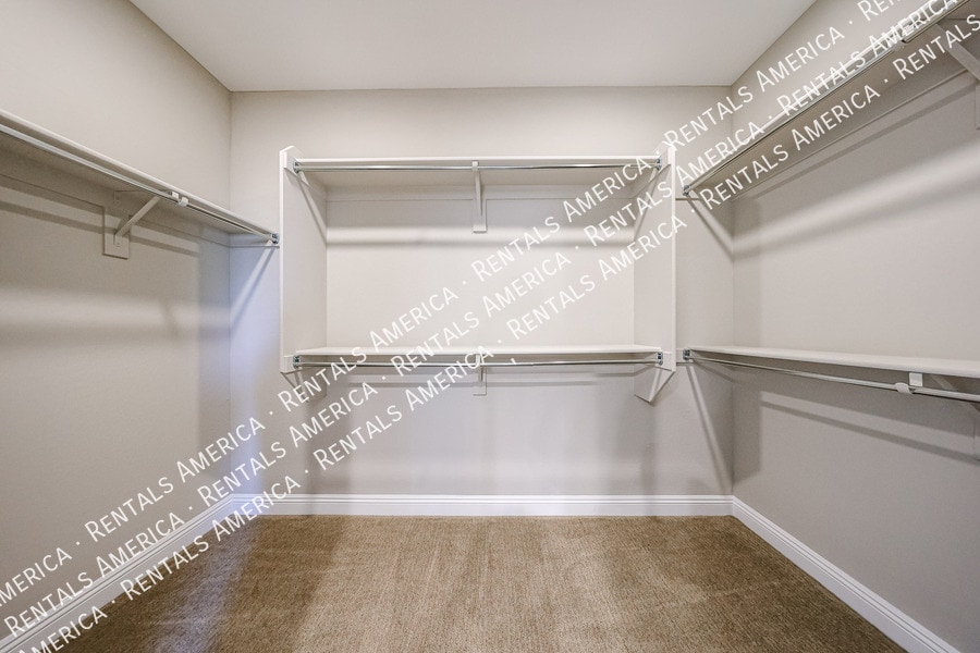 Building Photo - 1400 Flintlock Dr