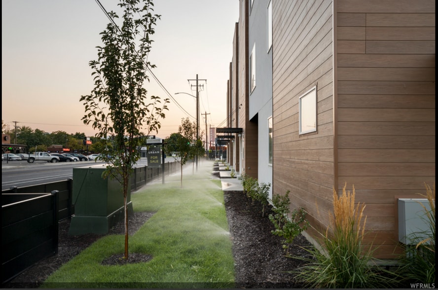 Building Photo - 1660 S Major St