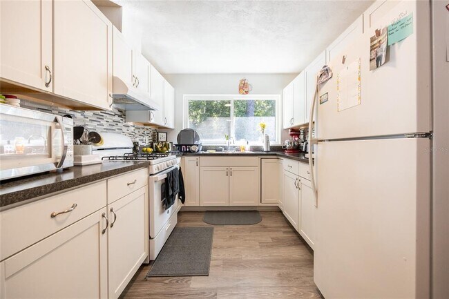 Building Photo - 749 NW 34th St