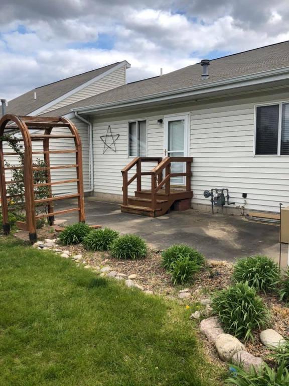 Building Photo - 1325 E Monroe St