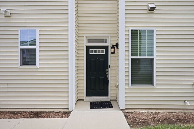 Building Photo - 7215 Ladbrooke St