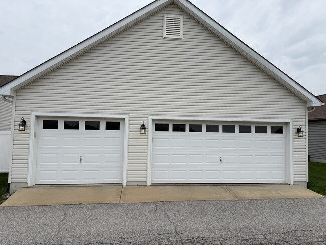 Building Photo - 1792 Old Park Ln