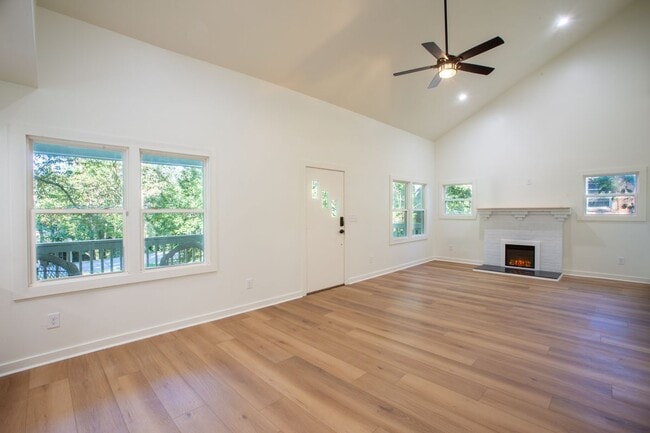 Building Photo - 1342 Carter Rd