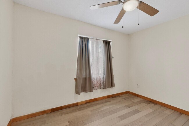 Building Photo - 515 Marble Ave