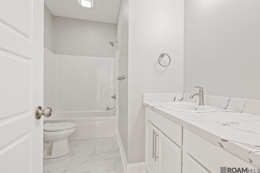 Building Photo - 15513 Fields Creek Ave