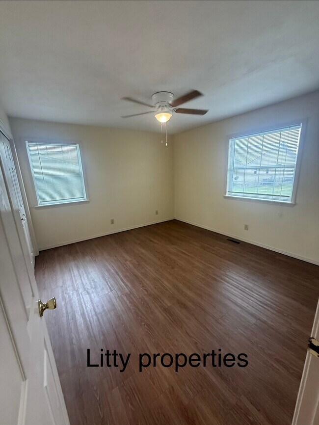 Building Photo - 1516 Fair Park Cir