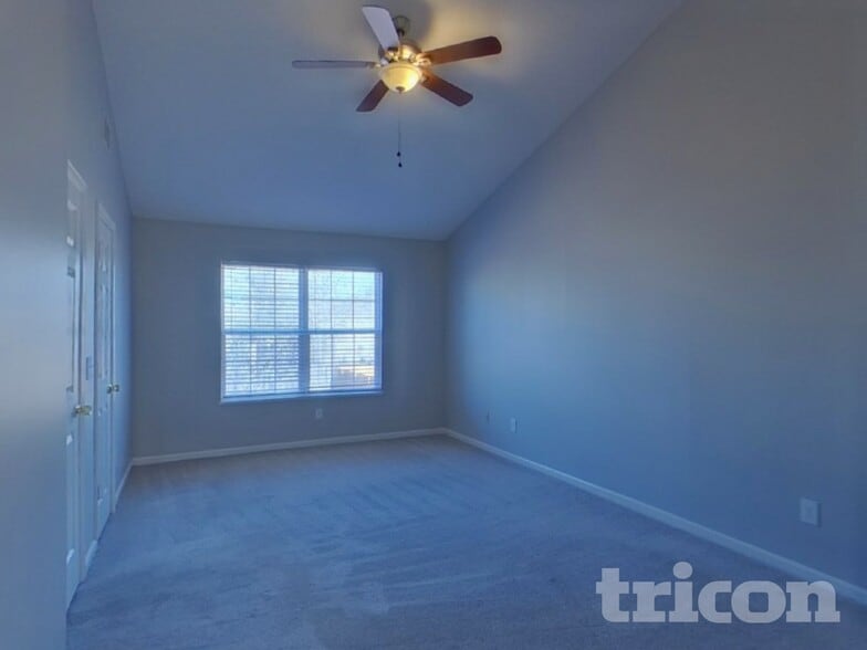 Building Photo - 732 Elderberry Ln