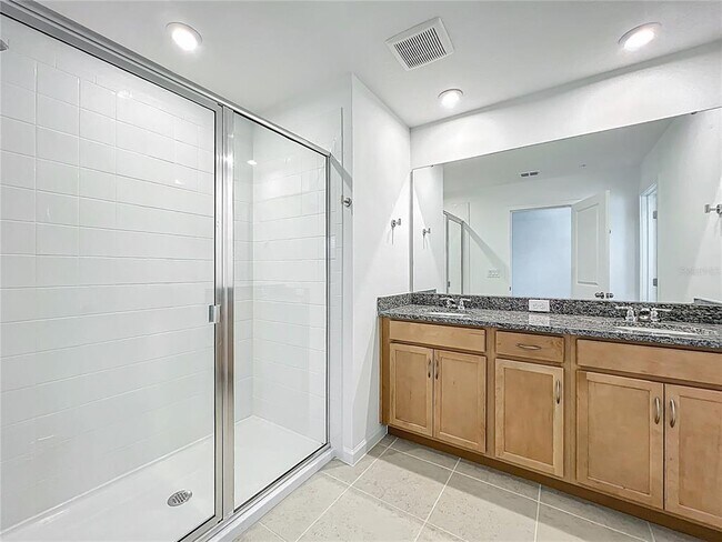 Building Photo - 9824 Walkway Dr