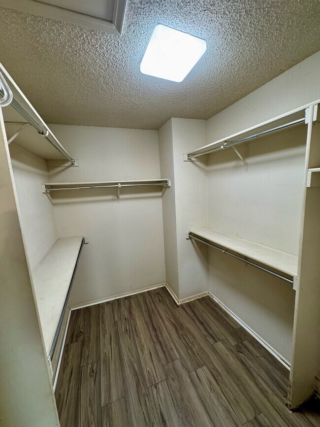 Building Photo - 4415 Seville Ln