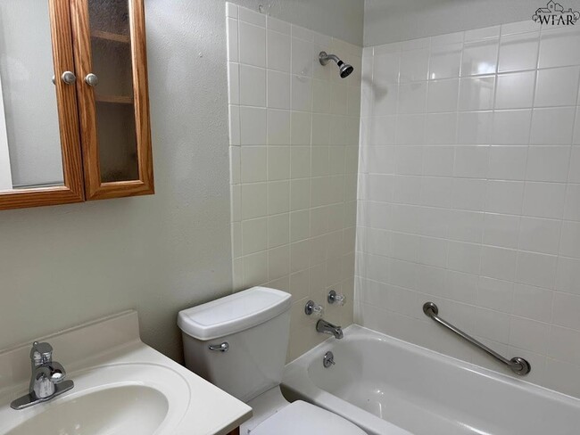 Building Photo - 4610 N Eden Hills Cir