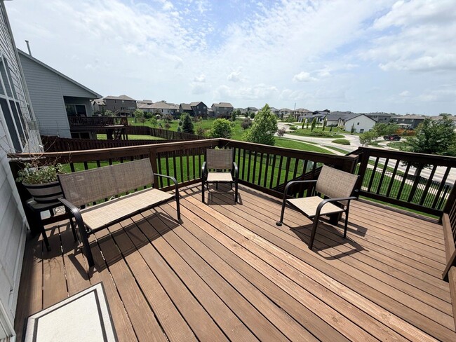 Building Photo - Home For Rent Elkhorn
