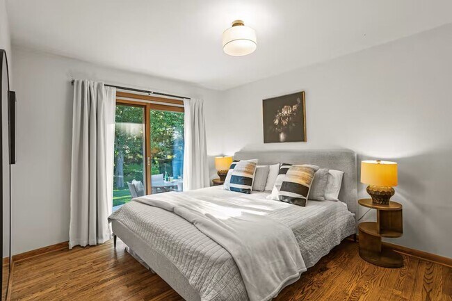 Building Photo - Updated 3 bedroom Delafield ranch