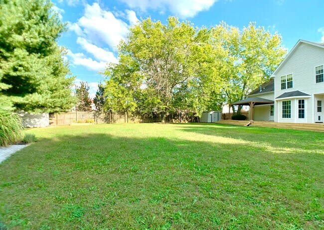 Building Photo - 2553 Emerald Ct