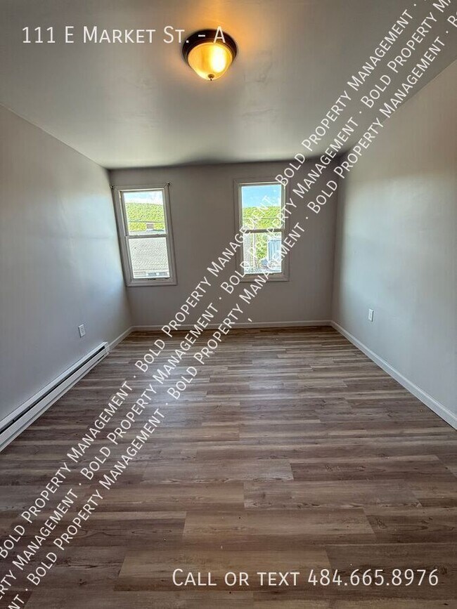 Building Photo - 111 E Market St