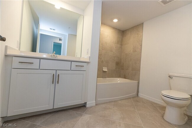 Building Photo - 16572 Kingwood Ln