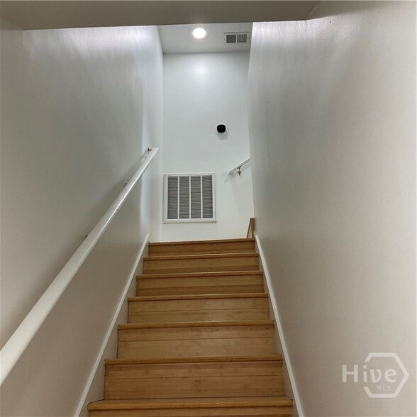 Building Photo - 545 Berrien St