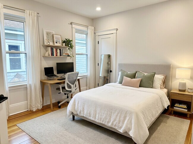 Building Photo - 24 Dawes St