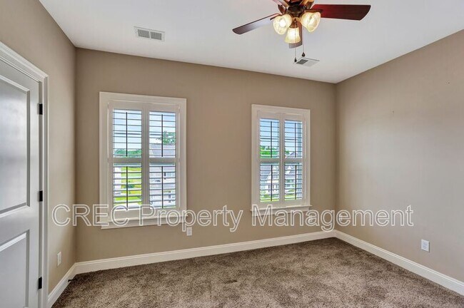 Building Photo - 258 Silver Cypress Cir