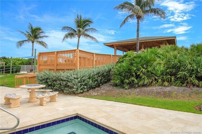 Building Photo - 10680 S Ocean Dr