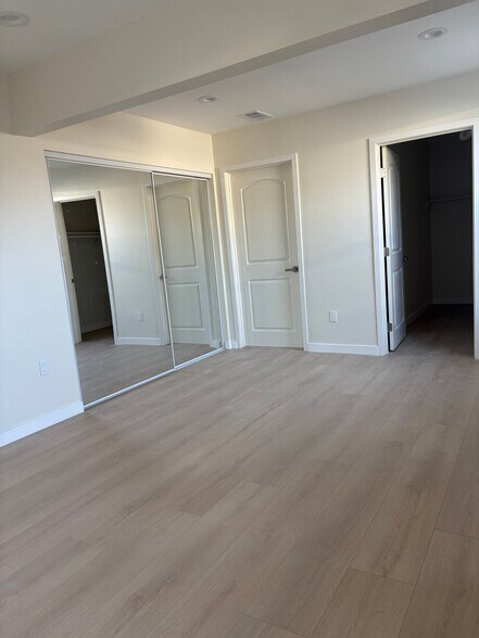 Building Photo - 11911 Stagg St