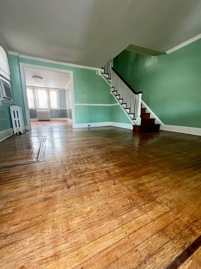 Building Photo - Gorgeous 4-Bedroom Twin Home in Upper Darby! Available NOW!
