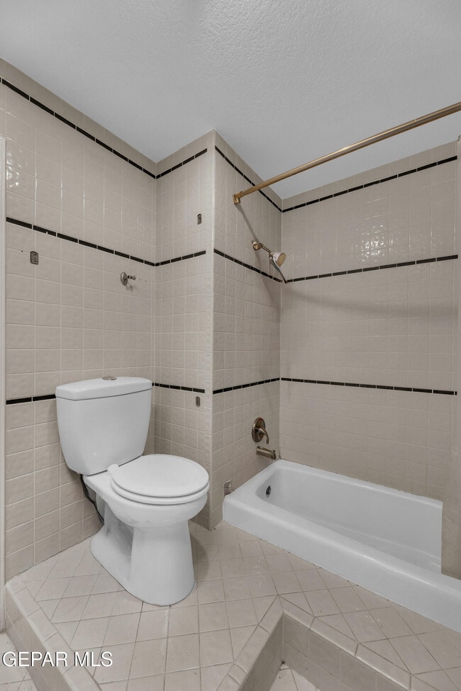 Building Photo - 2153 Trawood Dr