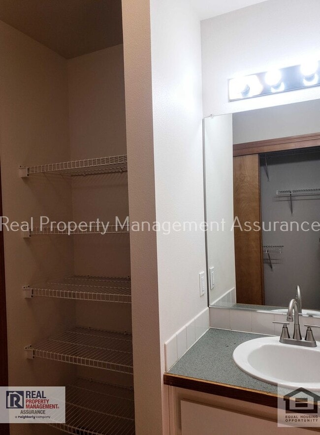 Building Photo - 470 SW 150th Ave