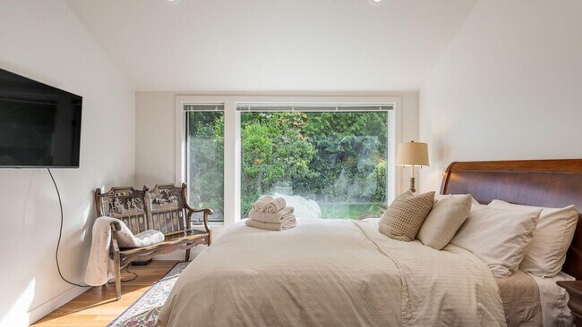 Building Photo - 13006 NE 149th St