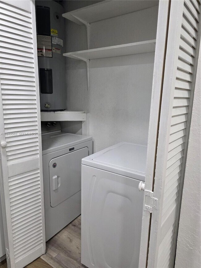 Building Photo - 1191 W 53rd Terrace