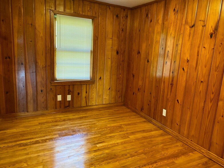 Building Photo - 41 Primrose Dr