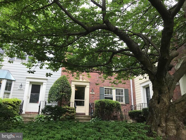 Building Photo - 4920 Bradley Blvd