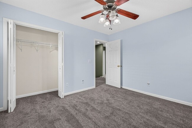 Building Photo - 8727 Evangeline Dr