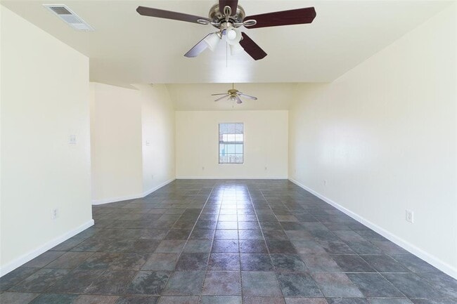 Building Photo - 505 E Applegate Dr