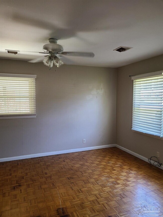 Building Photo - 5560 Hibiscus Rd