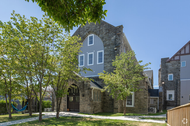 Building Photo - Hillside Lofts