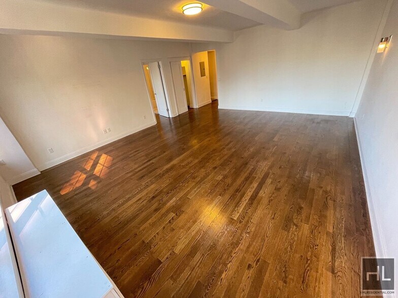 Building Photo - WEST 73 STREET