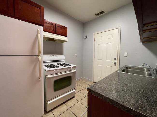 Building Photo - 1160 N Harding Ave