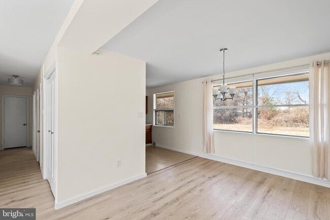 Building Photo - 4512 Lark Ln