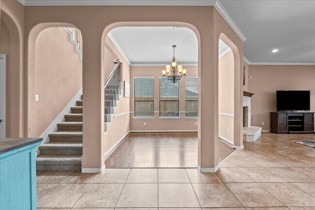 Building Photo - 606 West Fork