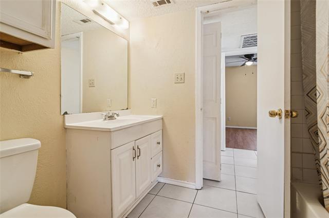 Building Photo - 2111 E Belt Line Rd