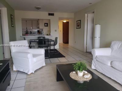 Building Photo - 9124 Collins Ave