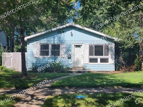 Building Photo - MILLER BEACH! Views of Lake Michigan from ...