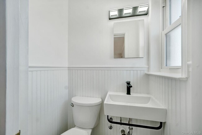 Building Photo - 1435 E 80th St