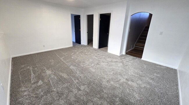 Building Photo - 3 Bedroom, 2 Bathroom, Home With A 2 Car Garage For Rent In Indian Hills