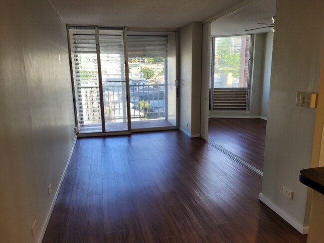 Primary Photo - Quiet Makiki unit 1bd, 1bath, 1pkg covered...