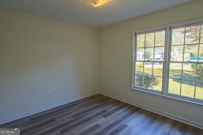 Building Photo - 211 Meadow Run