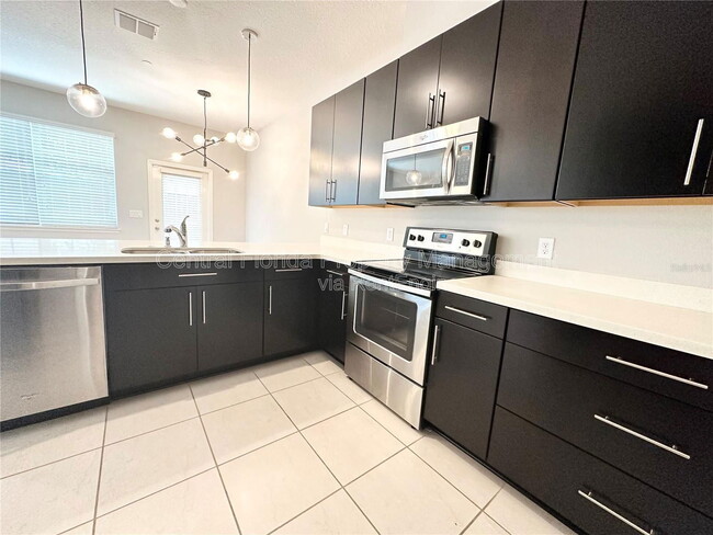 Building Photo - 122 Zamora Pl